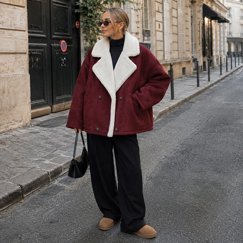 Street Fashion Winter 2026 - معطف نسائي أنيق سميك بياقة قابلة