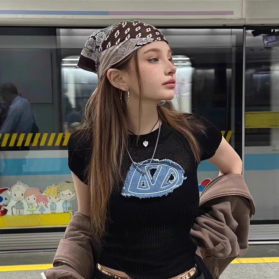 Street Fashion Girl - وشاح رأس مربع بنمط أمريكي ريترو،