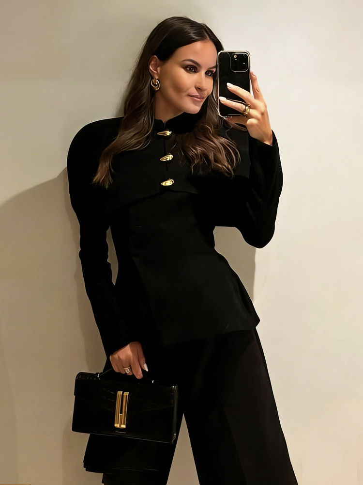 Street Fashion Winter 2026 - Tossy موضة معدنية أنيقة بليزرات أبلى