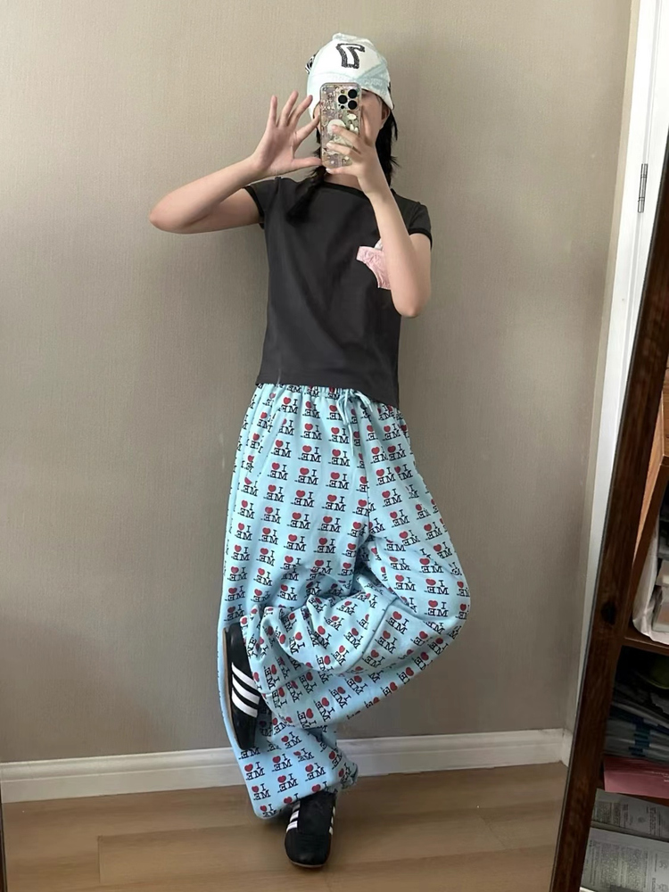 بنطلون رياضي فضفاض بخصر مطاطي  - مراجعة Street Fashion In London وسعره
